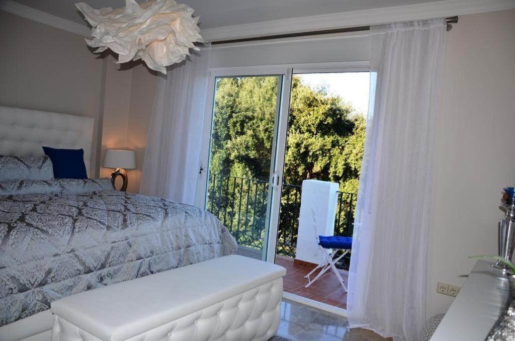 OjénPenthouse Mit Privatem Jacuzzi In Marbella - La Mairenaアパートメント エクステリア 写真