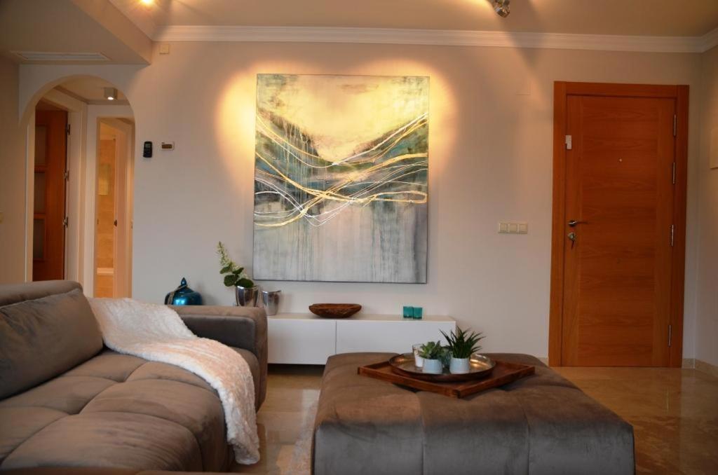 OjénPenthouse Mit Privatem Jacuzzi In Marbella - La Mairenaアパートメント エクステリア 写真