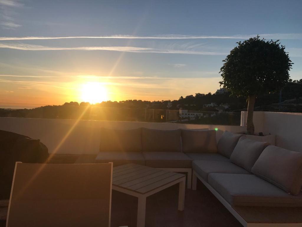 OjénPenthouse Mit Privatem Jacuzzi In Marbella - La Mairenaアパートメント エクステリア 写真