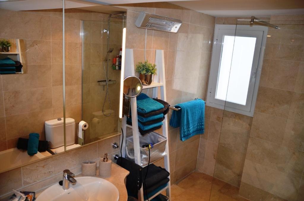 OjénPenthouse Mit Privatem Jacuzzi In Marbella - La Mairenaアパートメント エクステリア 写真