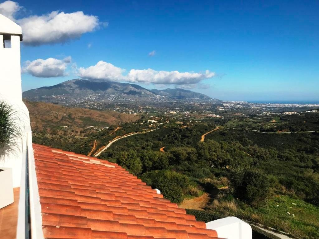 OjénPenthouse Mit Privatem Jacuzzi In Marbella - La Mairenaアパートメント エクステリア 写真