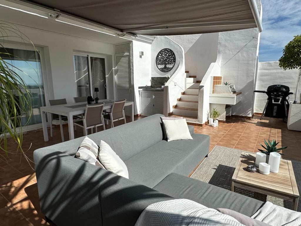 OjénPenthouse Mit Privatem Jacuzzi In Marbella - La Mairenaアパートメント エクステリア 写真